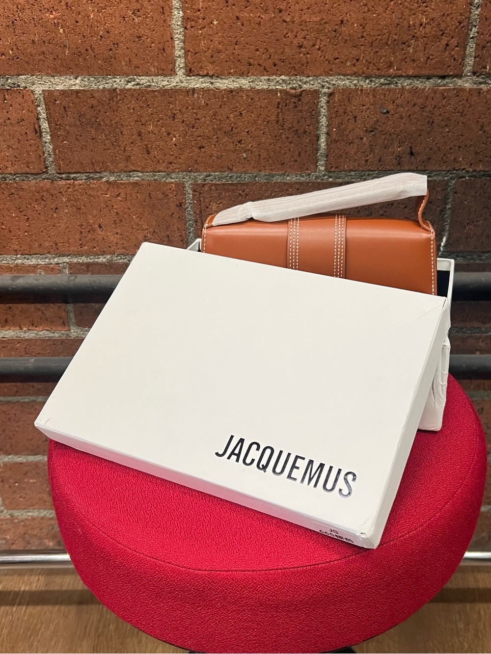 NEW Jacquemus Le Bambino Shoulder Bag in Light Brown Leather.
